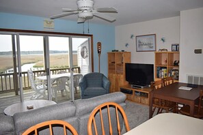 Smart TV - Fiddler Bay #5- Waterfront Townhome w/ Shared Crabbing Pier (Chincoteague)