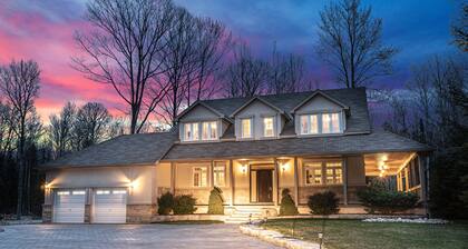 Big Beautiful Georgian Bay Family Cottage