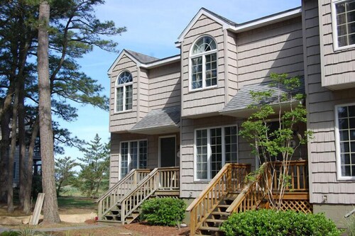 Fowling View | Townhouse w/ Pier, Crabbing Dock & Sunset Views