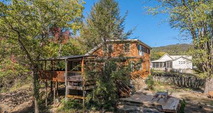 Hot Springs Creek House-Hot tub-Room for everyone!