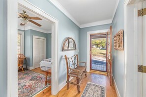 3 chambres, bureau, fer et planche à repasser, Wi-Fi gratuit