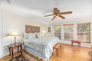 3 chambres, bureau, fer et planche à repasser, Wi-Fi gratuit