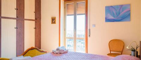 3 Schlafzimmer, Bügeleisen/Bügelbrett, Bettwäsche