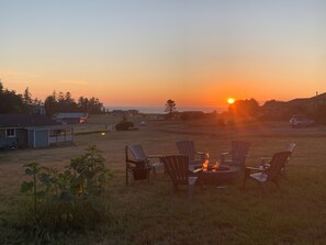 Property grounds - Nature's Backyard Ocean Getaway (Coupeville)