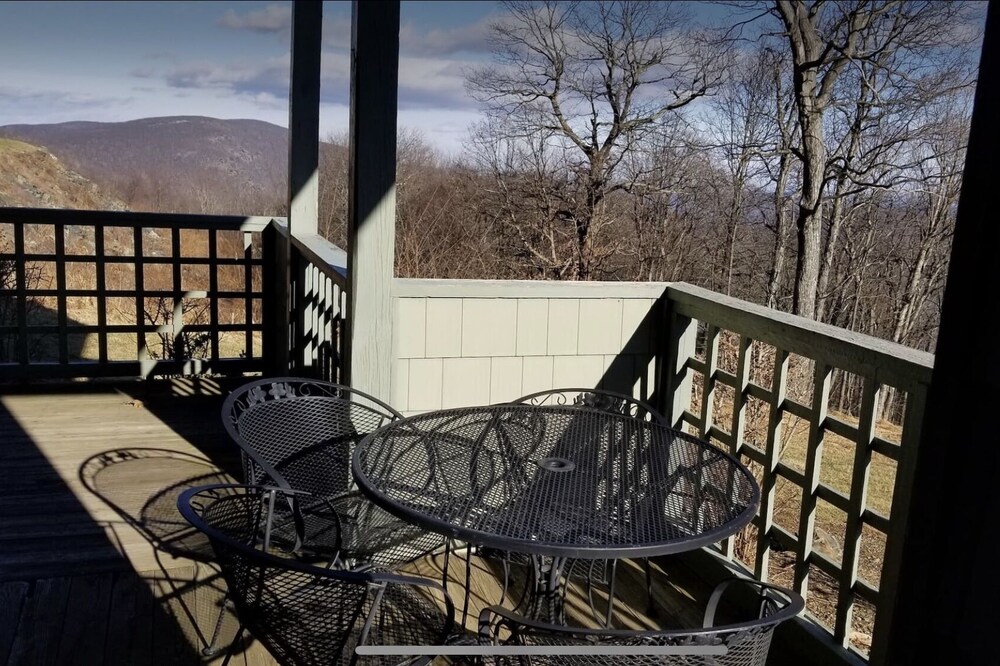 Wild Wintergreen Retreat