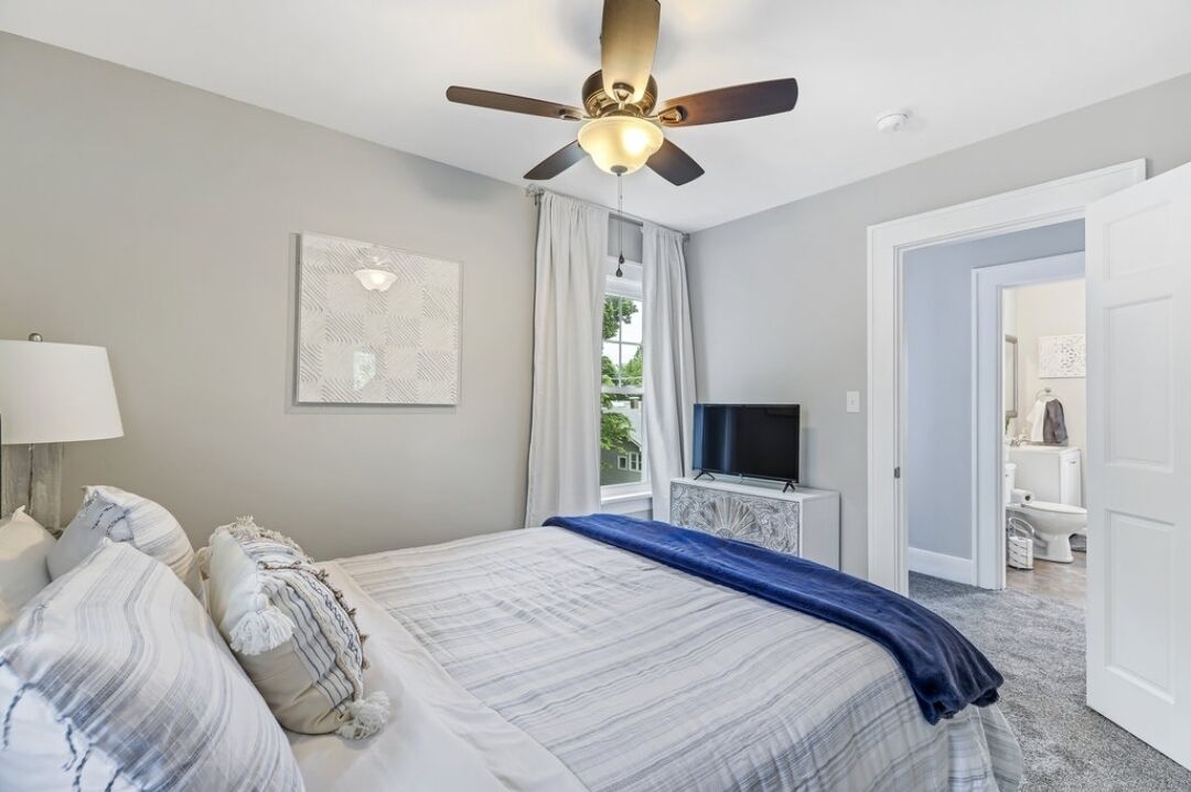 🌷RARE NEW TREASURE🌷2 Homes+Outdoor Gathering Area. Two Blocks From Main St.!!!