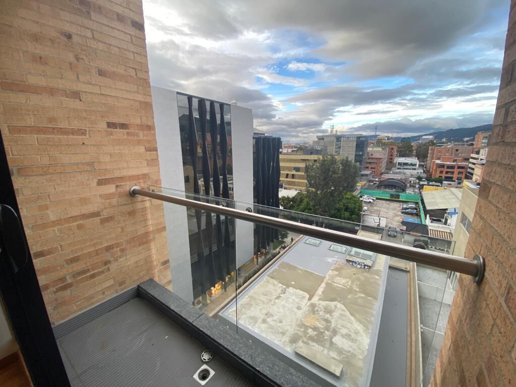 SPECTACULAR APARTMENT AREA 93 WITH BALCONY 