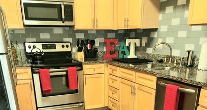 Huge SouthPark 2Br/2Ba w Patio Come Laugh Live Love here ❤ ❤