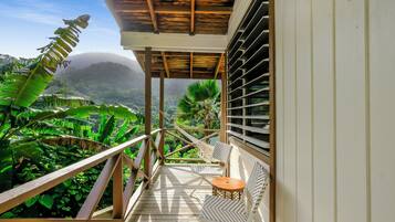 Premium bedding, individually furnished, laptop workspace, free WiFi