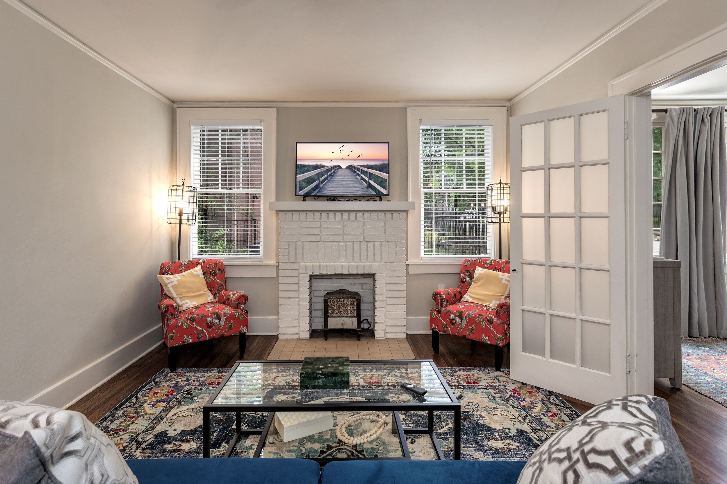 Downtown Historic beautifully renovated 2 bdrm Apt