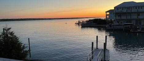 المنطقة المحيطة بالمنشأة