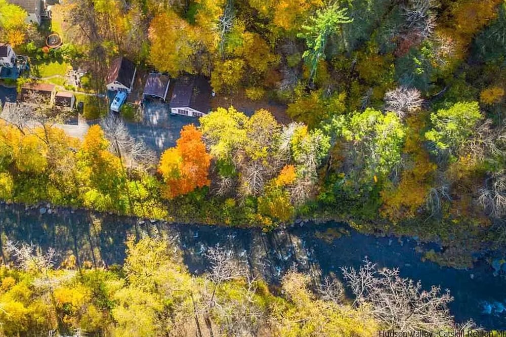 Phoenicia Creekside Cottage
