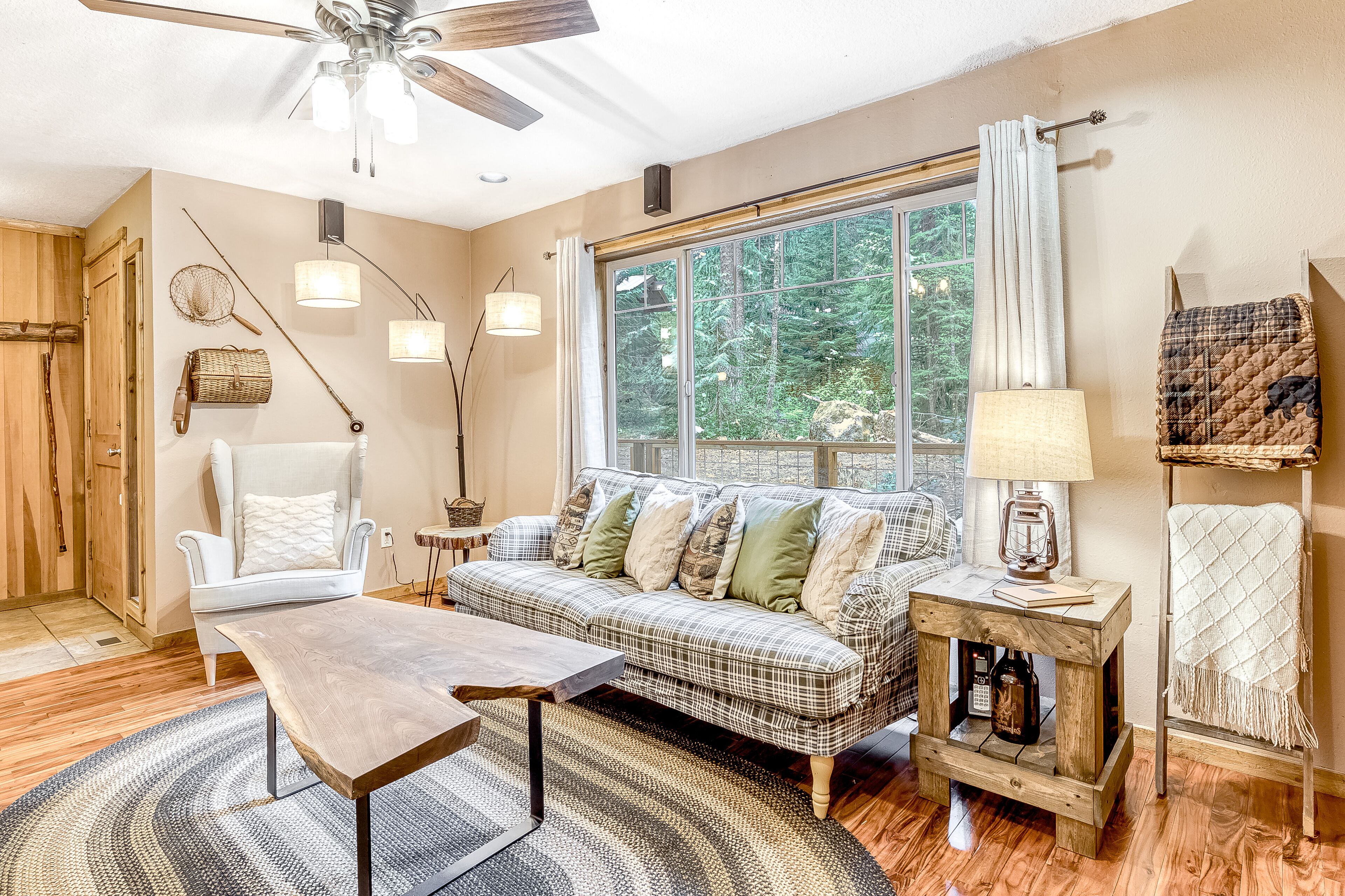 Secluded forest home - private hot tub & fireplace - dog-friendly