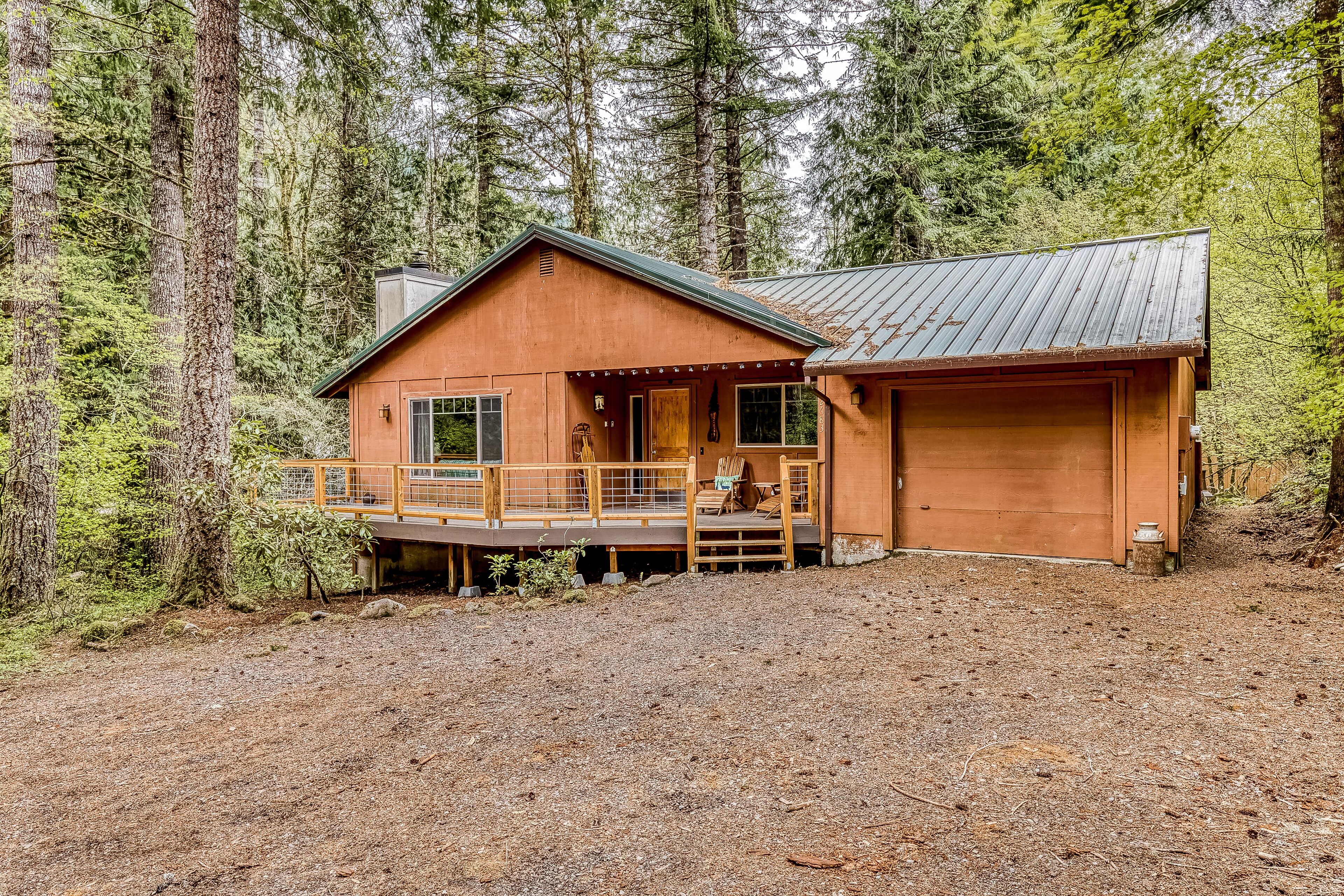 Secluded forest home - private hot tub & fireplace - dog-friendly