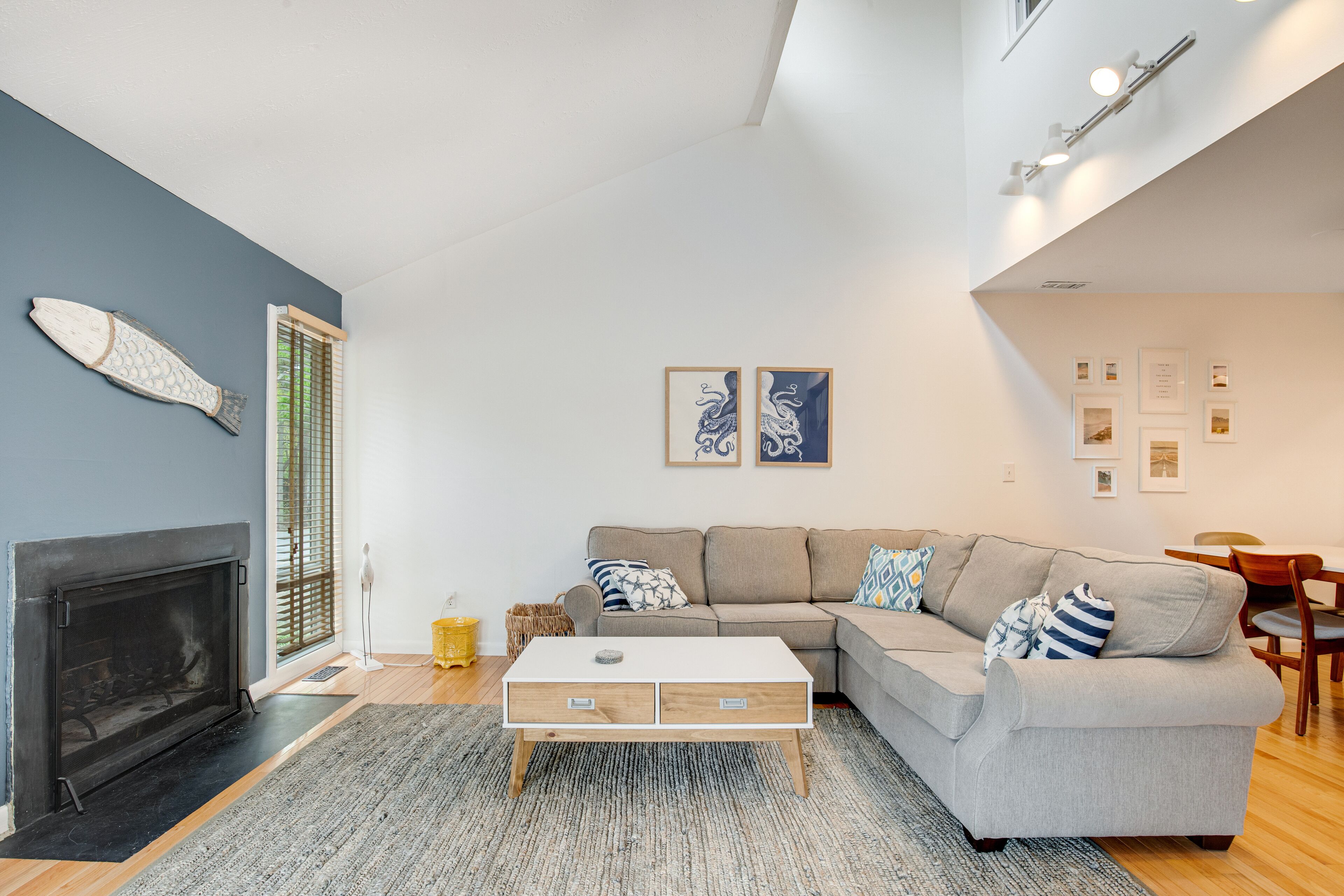 Ideal Sea Colony Townhome Near the Beach W/ Shared Amenities, Large Deck & WiFi