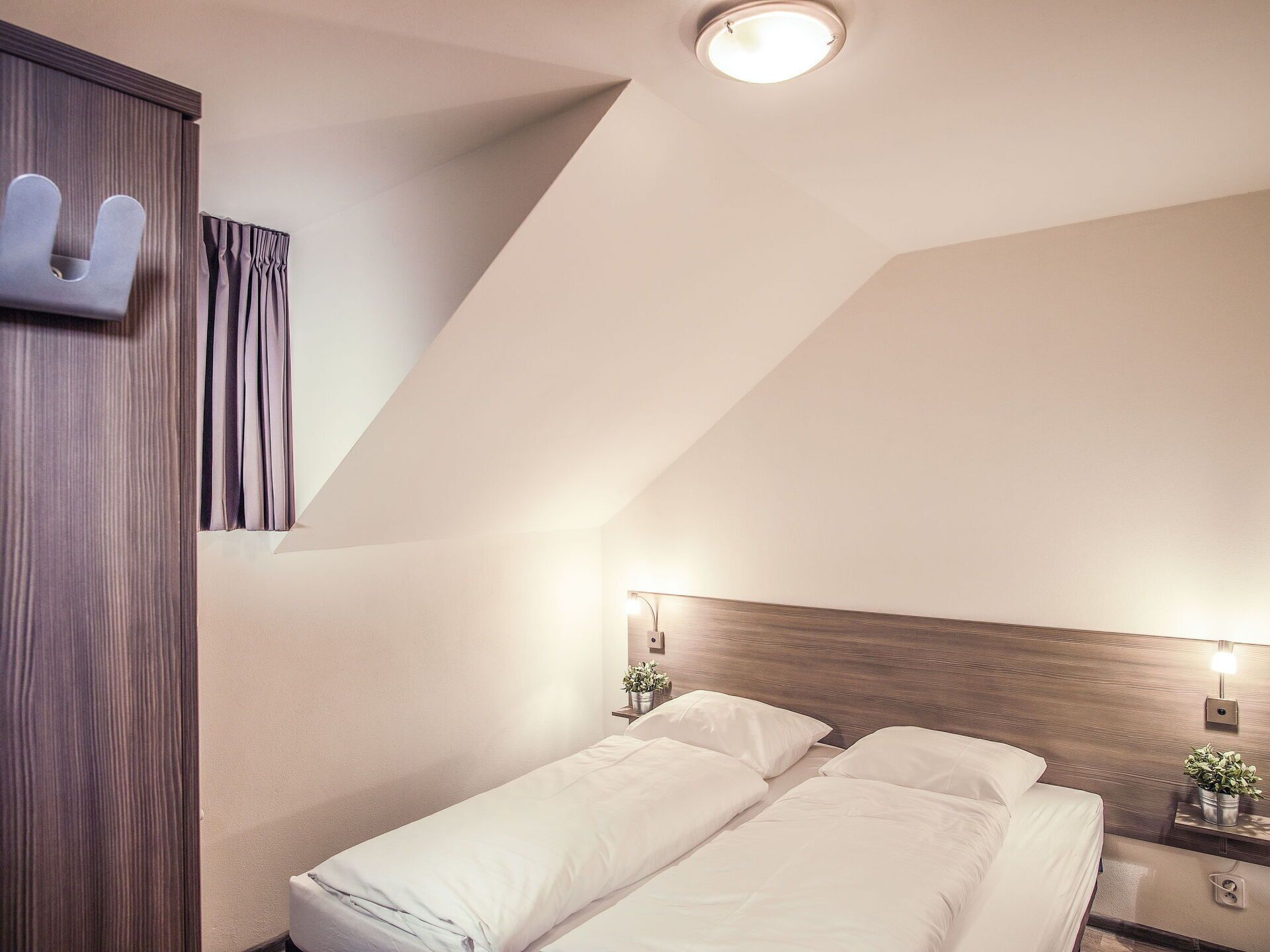 Gebäude, Eigentum, Möbel, Weiss, Licht, Komfort, Holz, Beleuchtung, Bettrahmen, Die Architektur