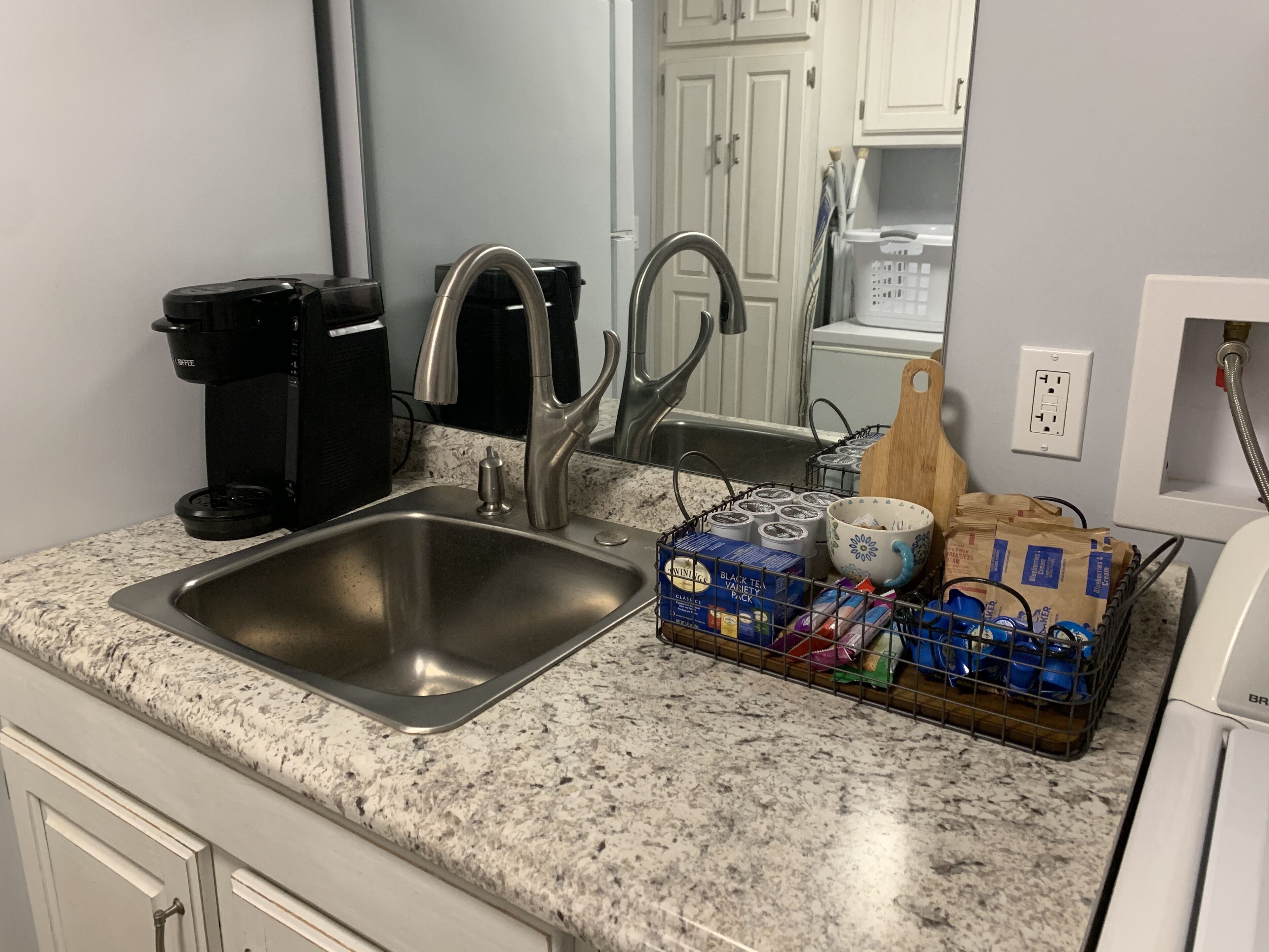 Gorgeous Waterfront -Non Smoking -Private Basement Suite