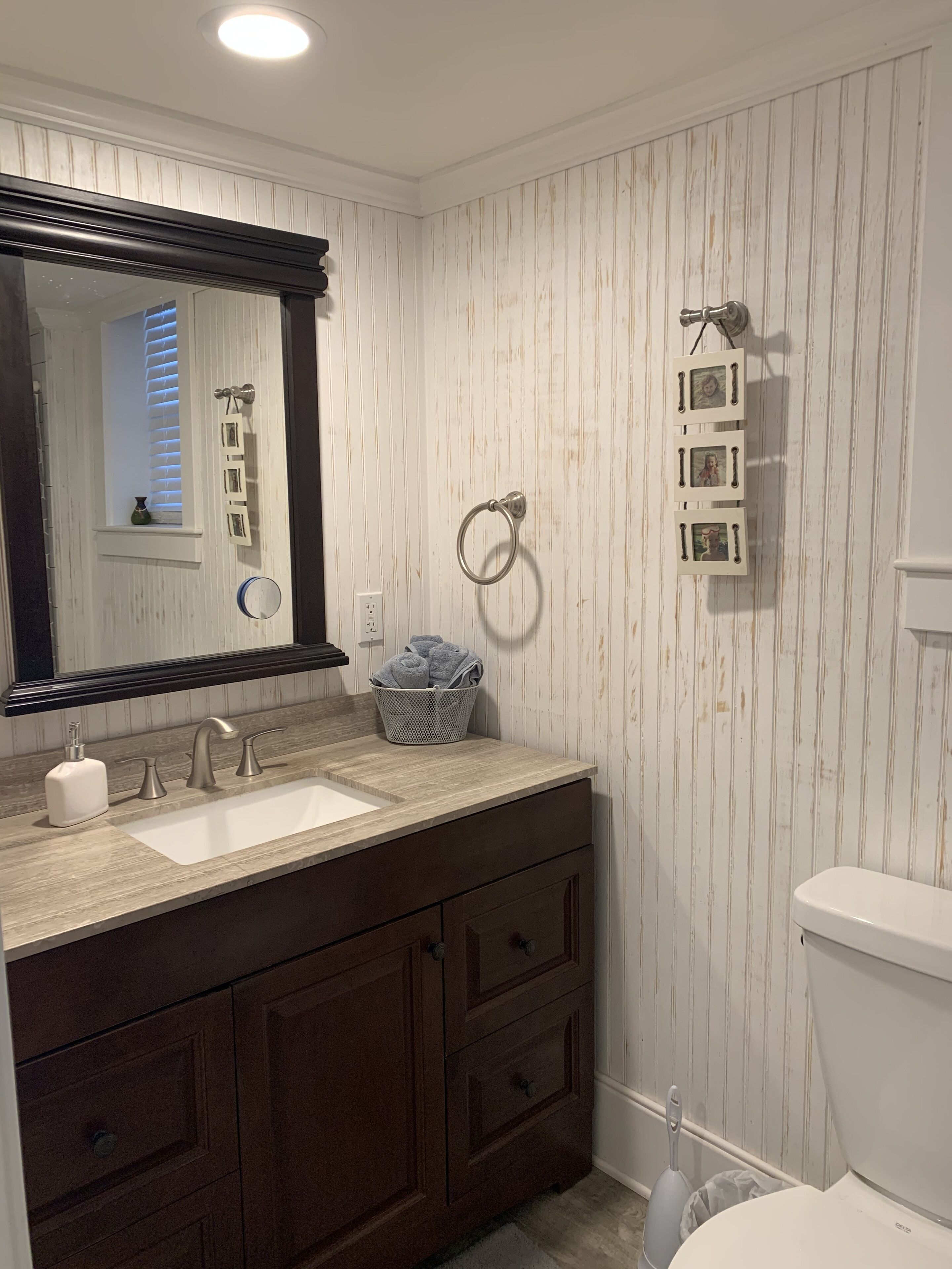 Gorgeous Waterfront -Non Smoking -Private Basement Suite