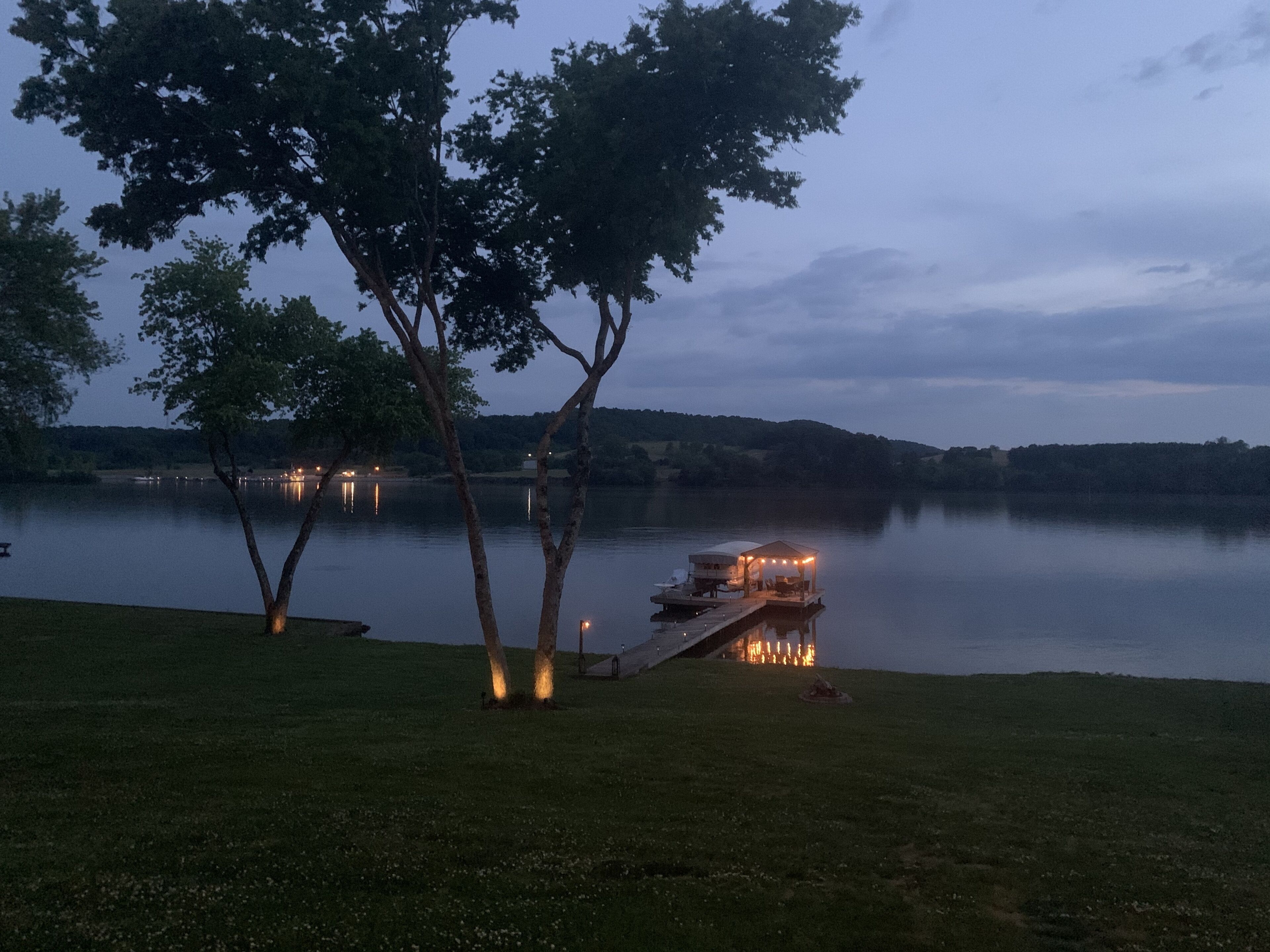 Gorgeous Waterfront -Non Smoking -Private Basement Suite