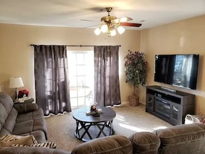 Smart TV, fireplace, DVD player