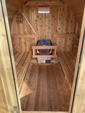 Sauna - Cozy Ski, Golf, & Hiking Retreat w/Hottub, Pool, Private Sauna, Pingpong, & More (Cedar City)