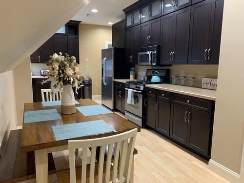 ⭐️ Entire Upscale Carriage House w/ Garage Parking