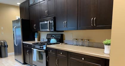 ⭐️ Entire Upscale Carriage House w/ Garage Parking