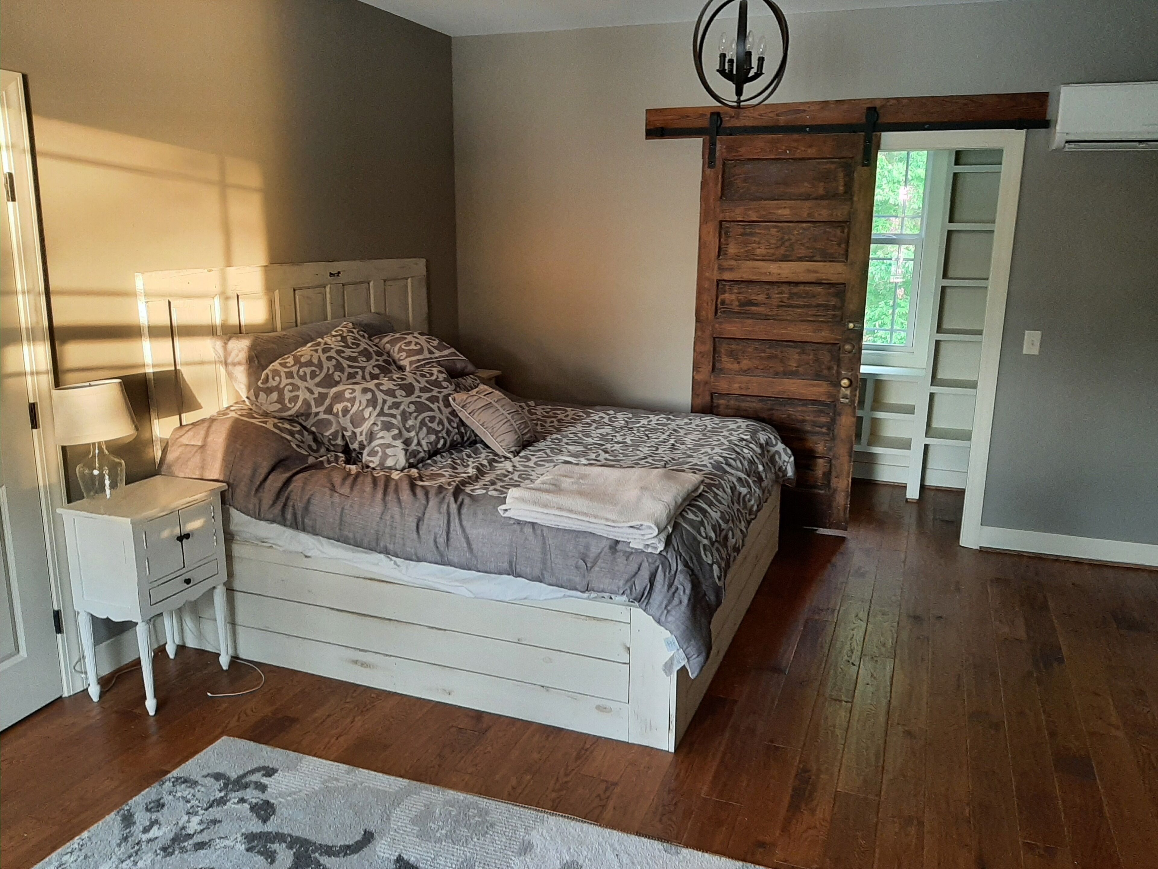 Southern Lake Living with the BEST Sunset Views!