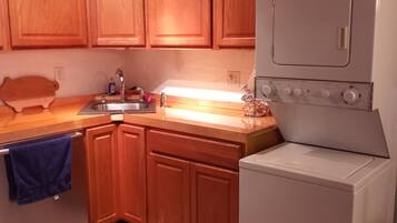 雪櫃、微波爐、焗爐、爐具