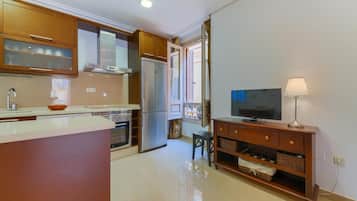 Frigorifero, microonde, forno, lavastoviglie