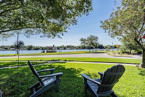 Property grounds - A Waterfront Escape Awaits! (St. Petersburg)