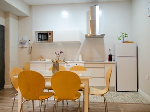 Fridge, microwave, oven, coffee/tea maker - LOFT ENEA CORDOBA STATION (Córdoba)