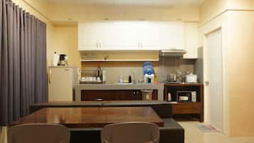 Fridge, microwave, stovetop, electric kettle