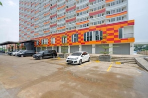 Parkir mandiri gratis