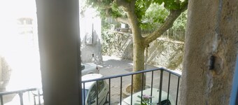 3 Bed-Sleeps 6-Balcony-Pets-Parking-Town Centre