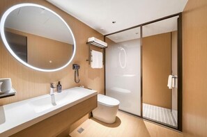 Bathroom - JI Hotel Shanghai Chuansha Branch (Shanghai)