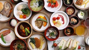 Colazione a buffet, servita tutte le mattine (2500 JPY a persona)