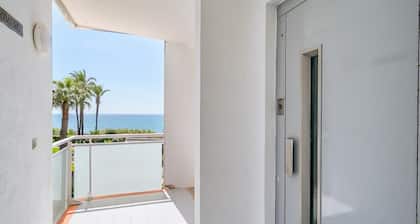 Apartment with terrace a few steps from the beach