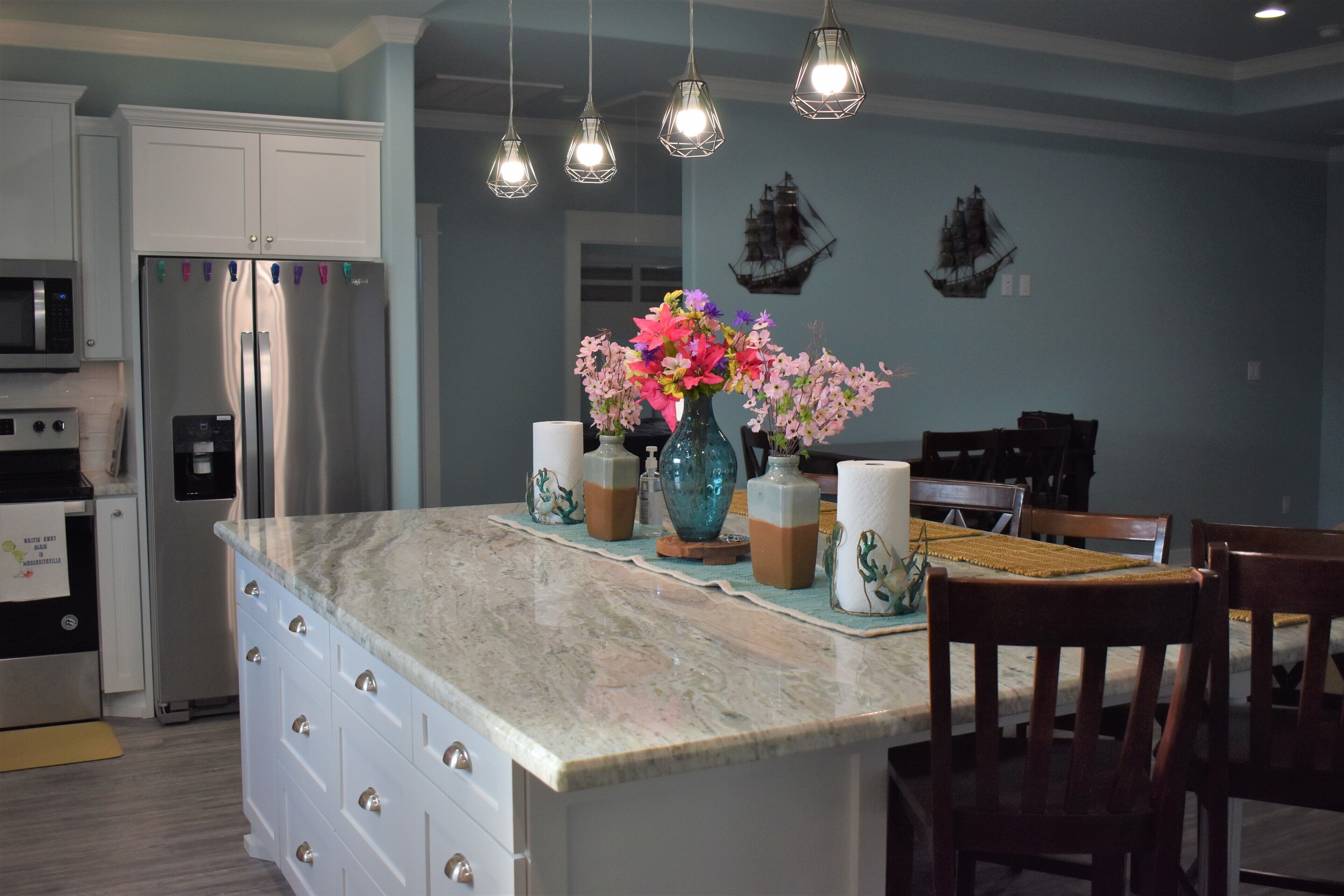 Gorgeous Get-Away in Crystal Beach - Captain's Fanta-Sea (Sleeps 12)