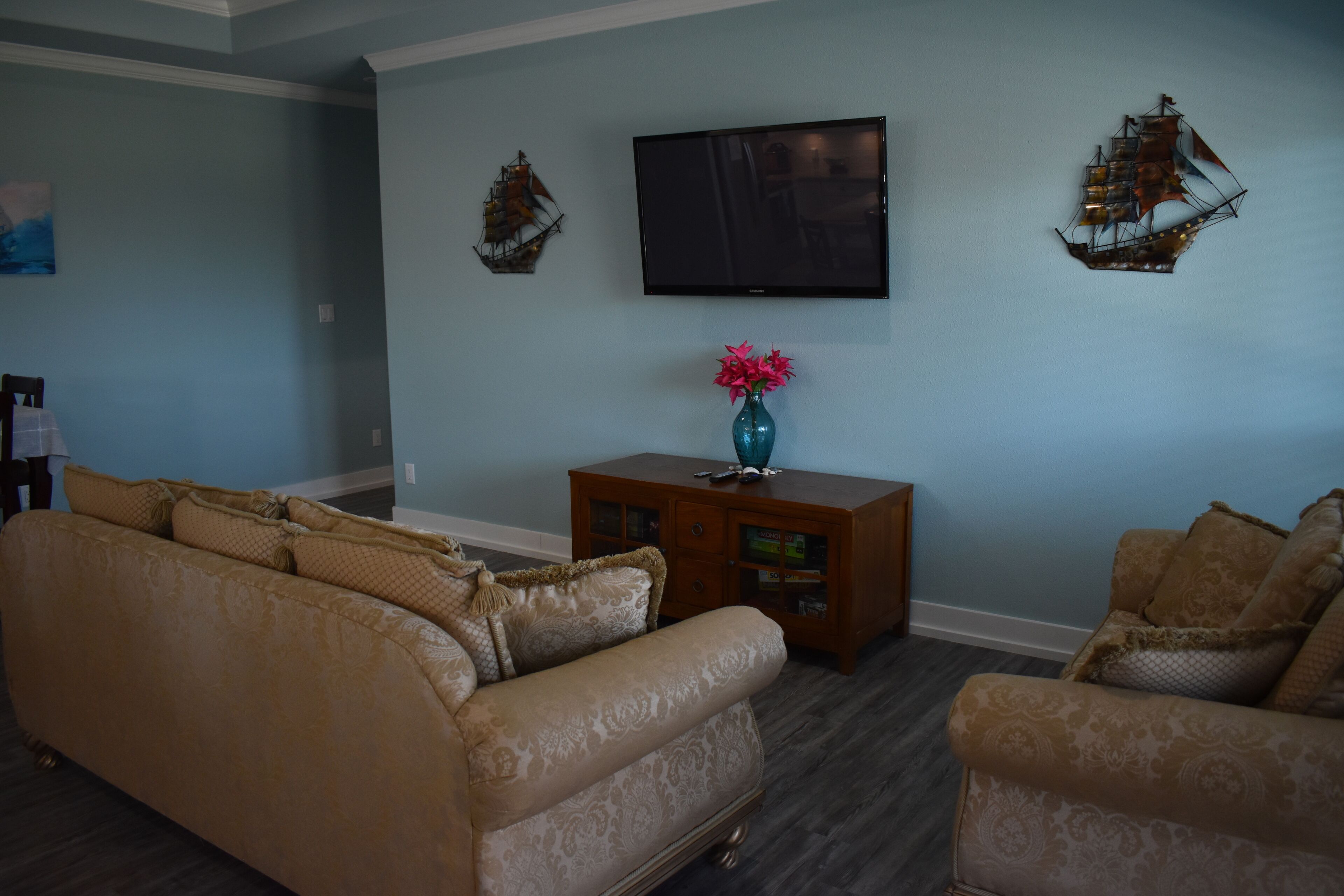 Gorgeous Get-Away in Crystal Beach - Captain's Fanta-Sea (Sleeps 12)