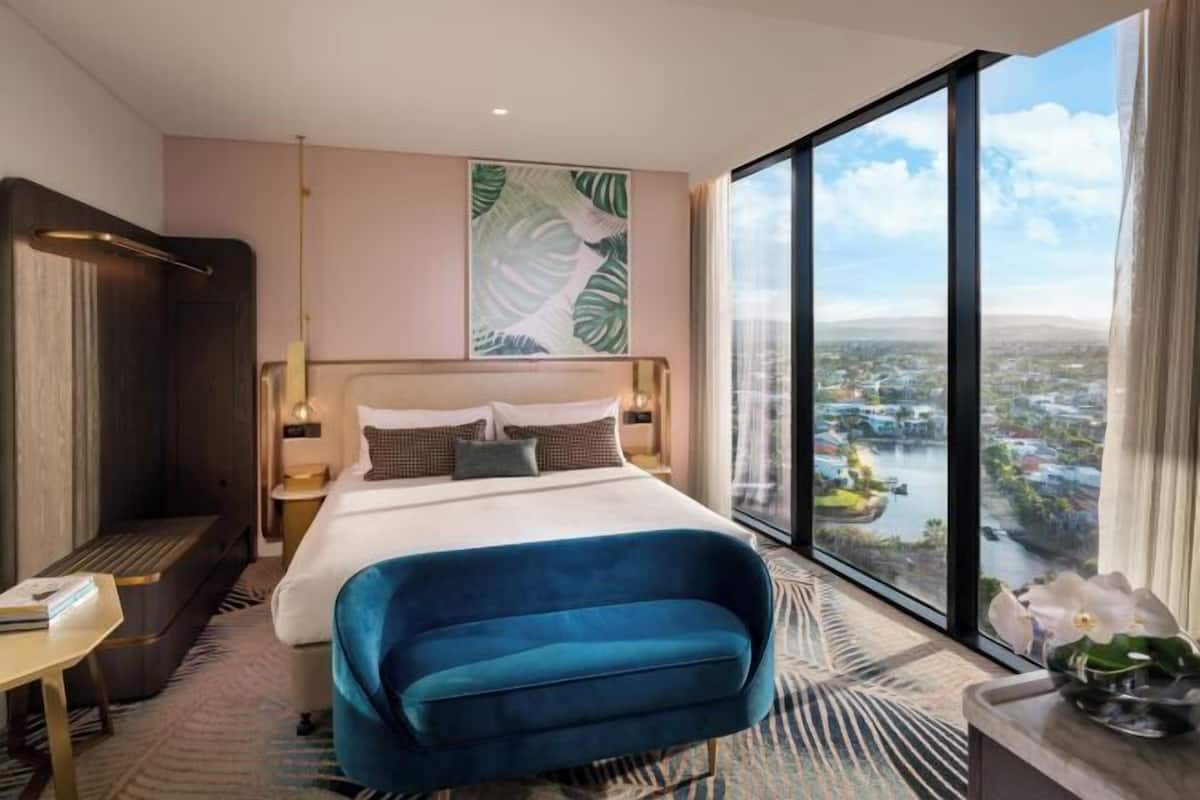 1 bedroom, in-room safe, blackout curtains, soundproofing