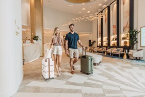 入住/退房自助服務機