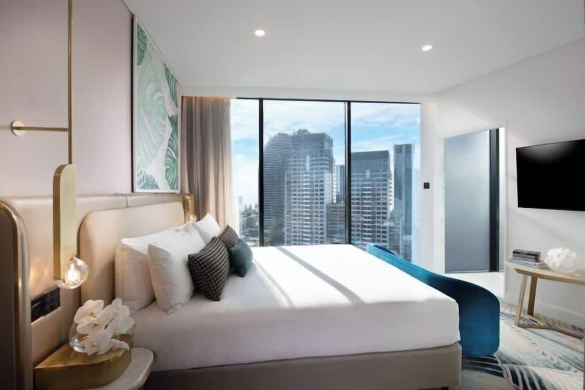 1 bedroom, in-room safe, blackout curtains, soundproofing
