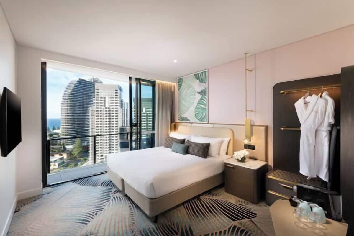 1 bedroom, in-room safe, blackout curtains, soundproofing