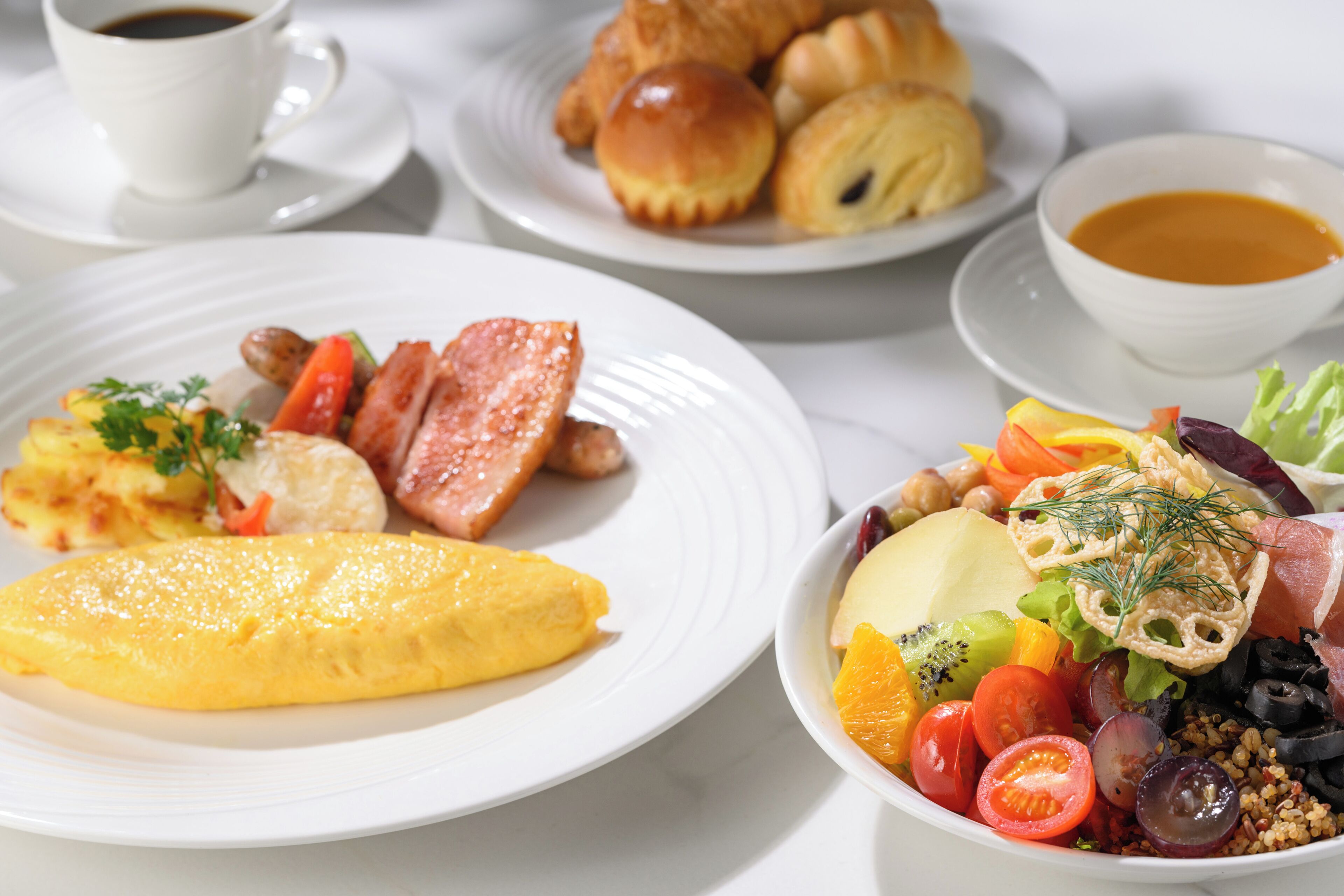 Sarapan prasmanan setiap hari (JPY 3850 per orang)