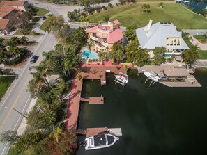Exterior - Waterfront Home - Pool, Boat Dock, Roof Top Patio, Piano, Game Room, Pin Ball (New Port Richey)