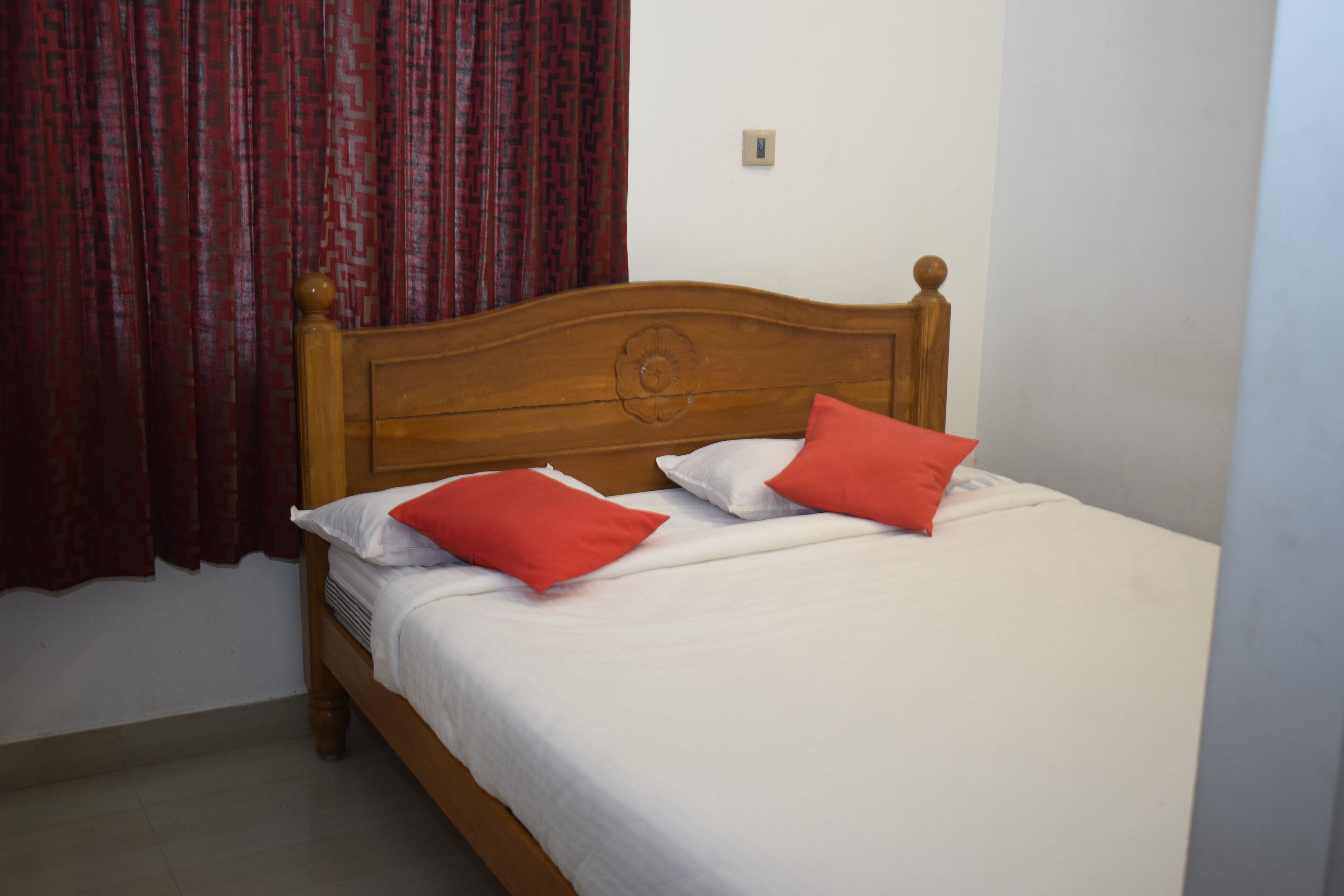 Literie hypoallergénique, fer et planche à repasser