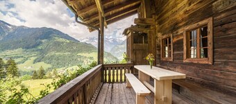 Chalet "Schnitzers Ferienheisl" with Mountain View, Garden & Wi-Fi