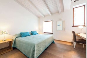 1 dormitorio, tabla de planchar con plancha, wifi gratis y ropa de cama