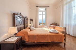 4 slaapkamers, een strijkplank/strijkijzer, gratis wifi, beddengoed